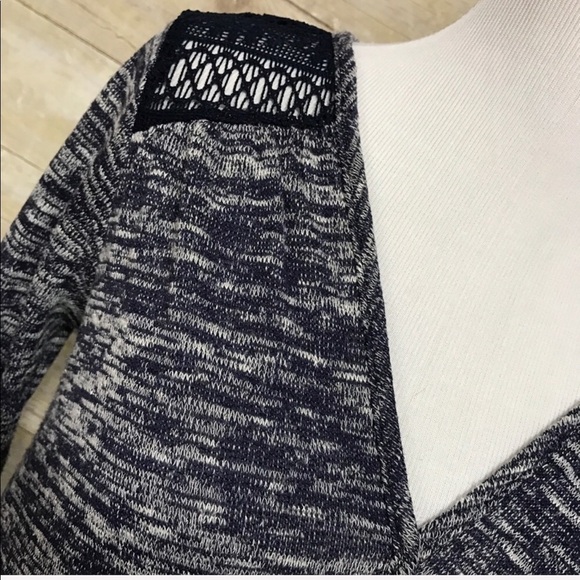 Maurices marled knit cut-out lace trim mock wrap XS top - Picture 4 of 9